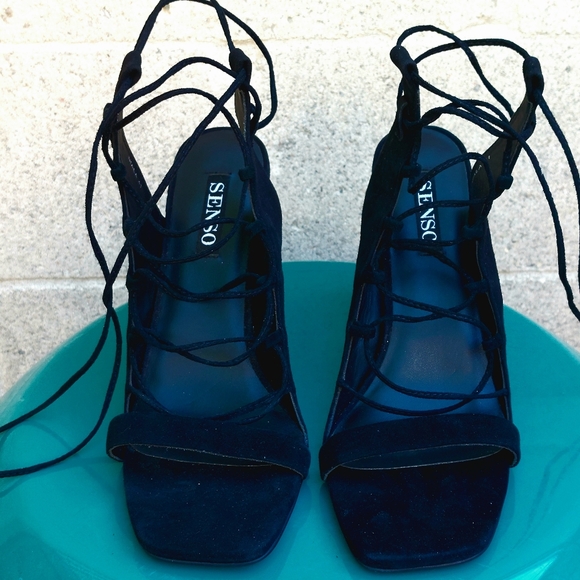 Senso black suede octagonal-heeled laced gladiatior sandal, EU41, NWT - Picture 12 of 16